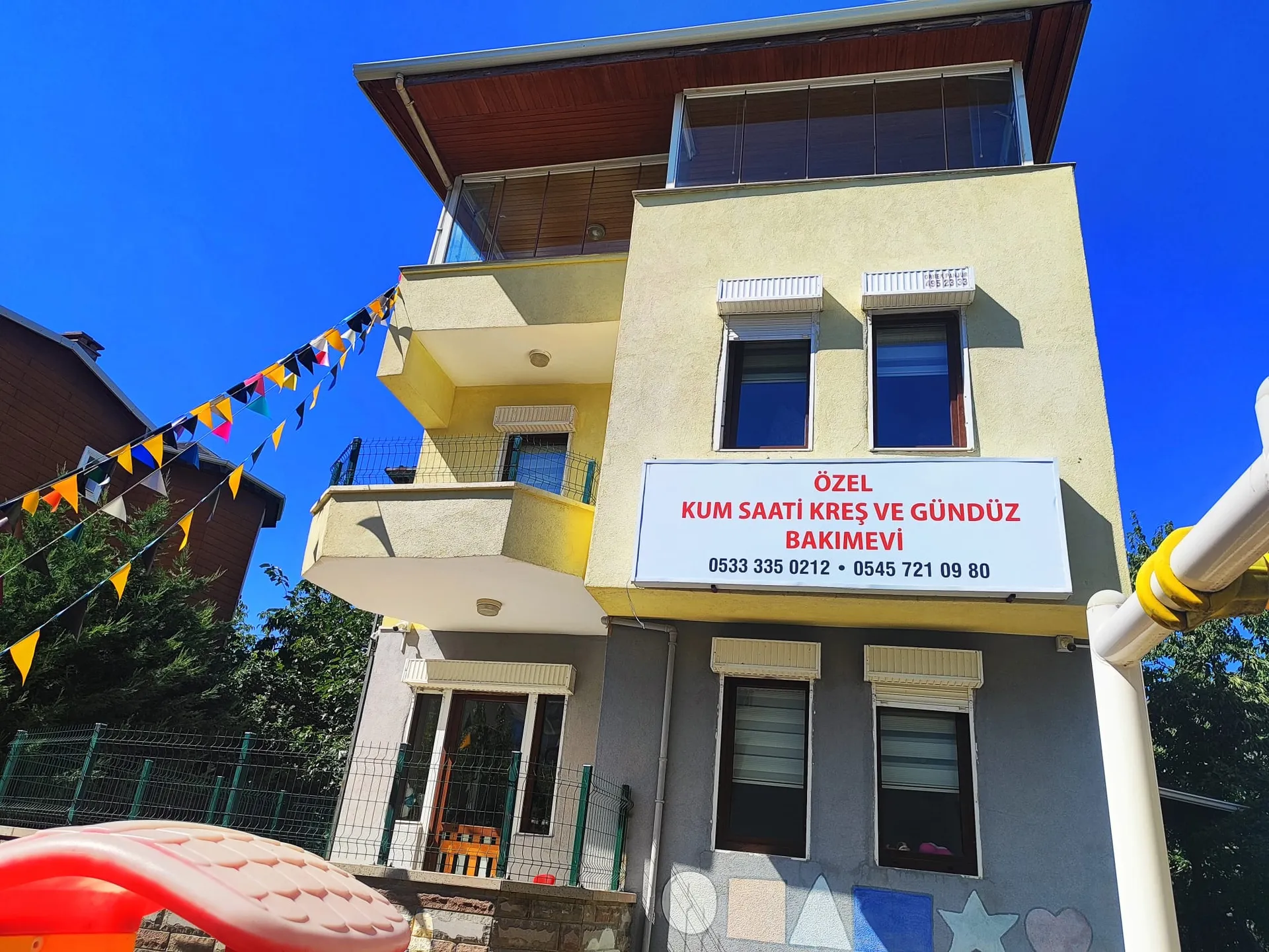 Kum Saati Gündüz Bakımevi